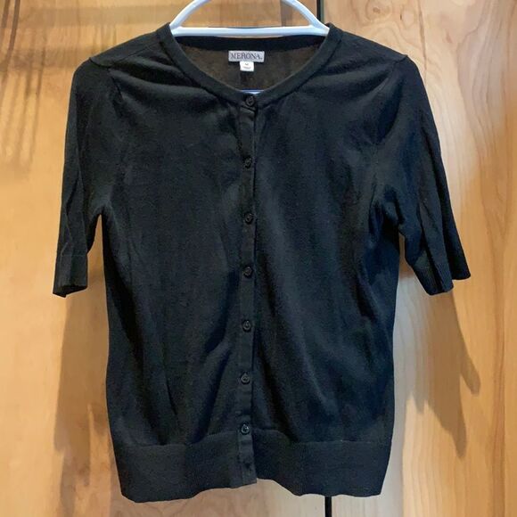 Sweaters - EUC Basic black sweater